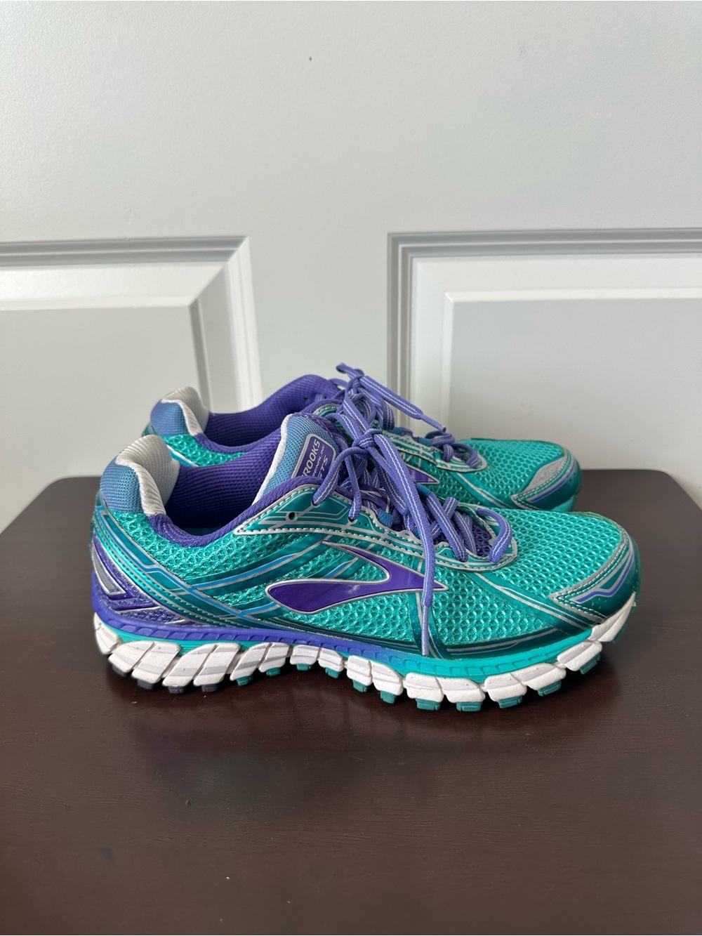 Brooks Adrenaline GTS-15 Running Shoes Womens Size 9